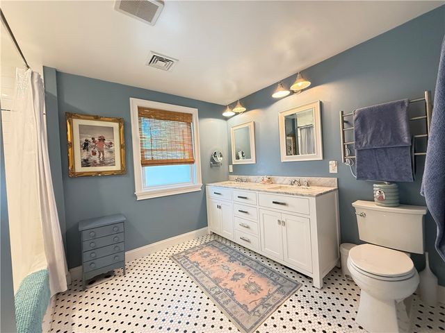 11 Beech Tree Road, East Providence, RI 02916
