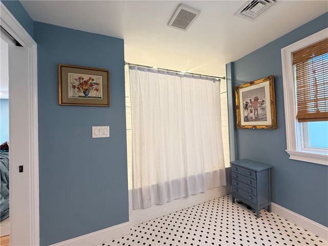 11 Beech Tree Road, East Providence, RI 02916