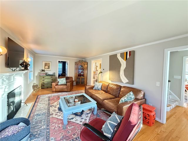 11 Beech Tree Road, East Providence, RI 02916