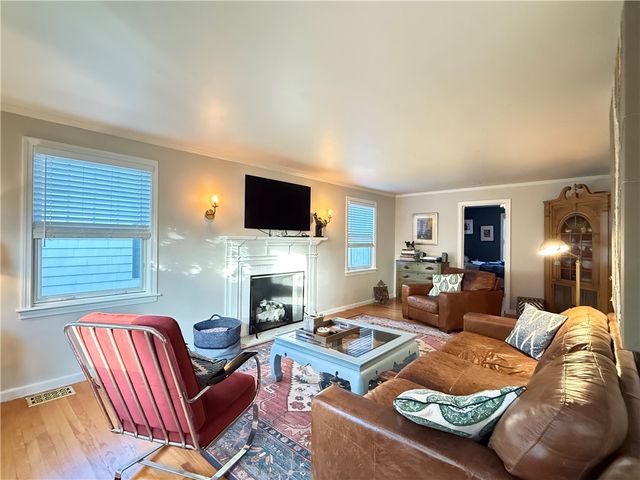 11 Beech Tree Road, East Providence, RI 02916