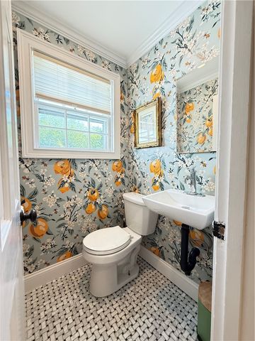 11 Beech Tree Road, East Providence, RI 02916