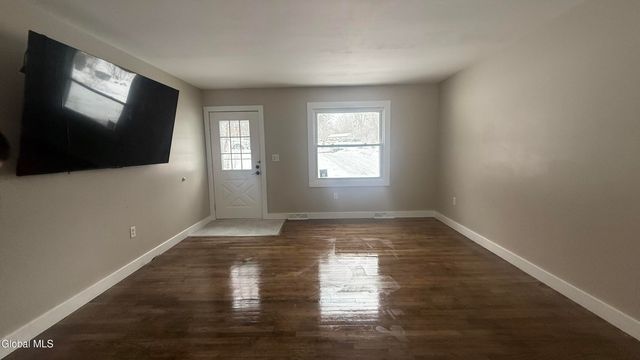 24 Birchwood Lane, Ballston Spa, NY 12020