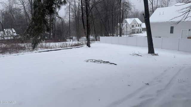 24 Birchwood Lane, Ballston Spa, NY 12020