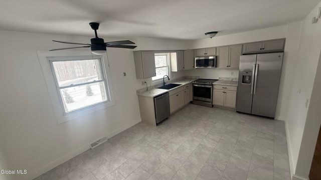 24 Birchwood Lane, Ballston Spa, NY 12020