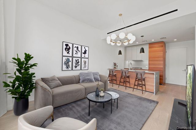 21-21 31st Street 4J, Astoria, NY 11105