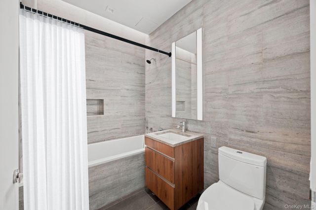 21-21 31st Street 4J, Astoria, NY 11105