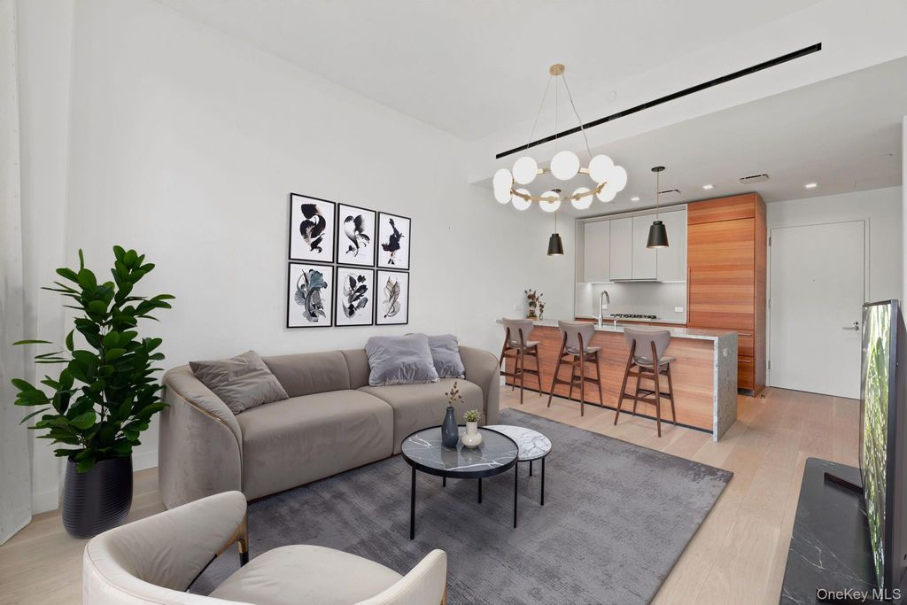 21-21 31st Street 4J, Astoria, NY 11105 — photo 2