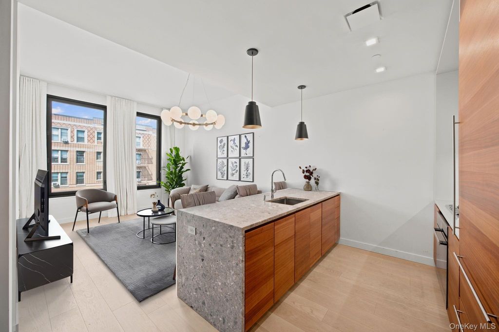 21-21 31st Street 4J, Astoria, NY 11105 — photo 3