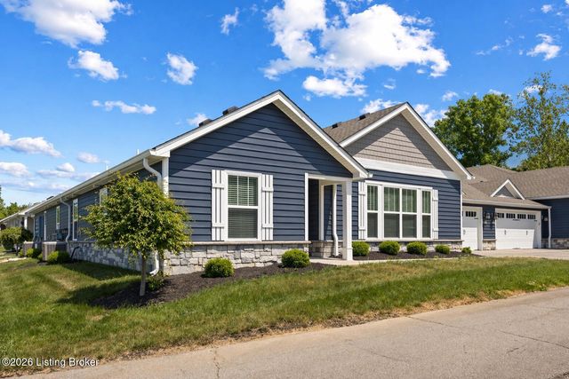 5022 Woodridge Lake Blvd, Louisville, KY 40272