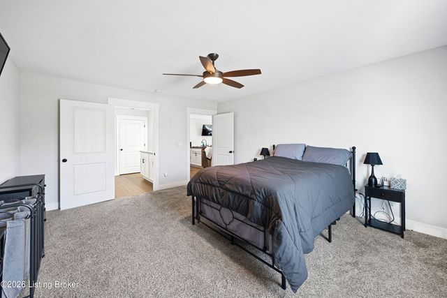 5022 Woodridge Lake Blvd, Louisville, KY 40272