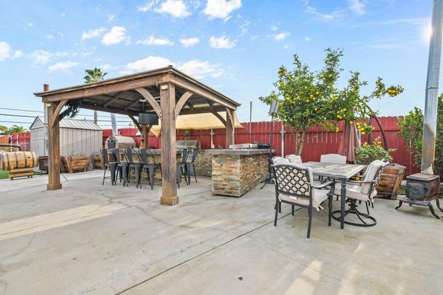 8179 Knollwood Road, San Diego, CA 92114