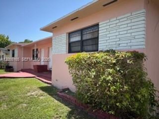 970 NE 133rd St 972, North Miami, FL 33161