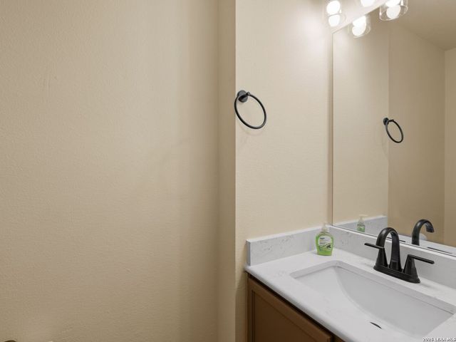 10802 Winter Creek, San Antonio, TX 78254