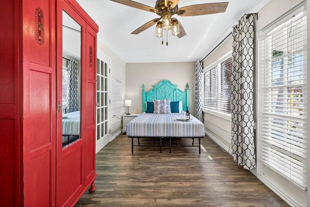 26 CAMBRIA STREET, Clearwater Beach, FL 33767