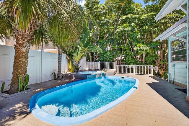 26 CAMBRIA STREET, Clearwater Beach, FL 33767