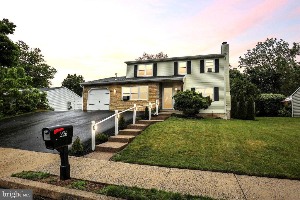 226 PARKRIDGE DR, Perkasie, PA 18944