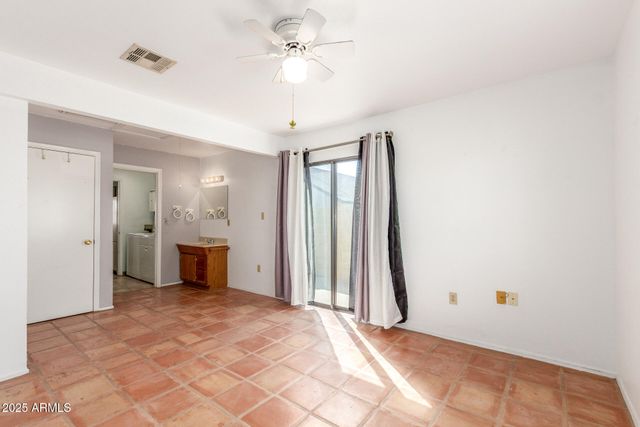 1041 E WICKIEUP Lane, Phoenix, AZ 85024