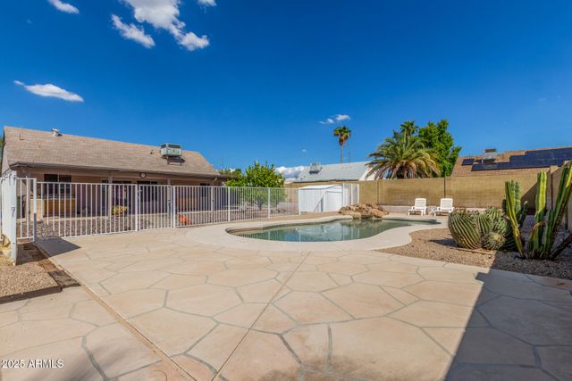 1041 E WICKIEUP Lane, Phoenix, AZ 85024