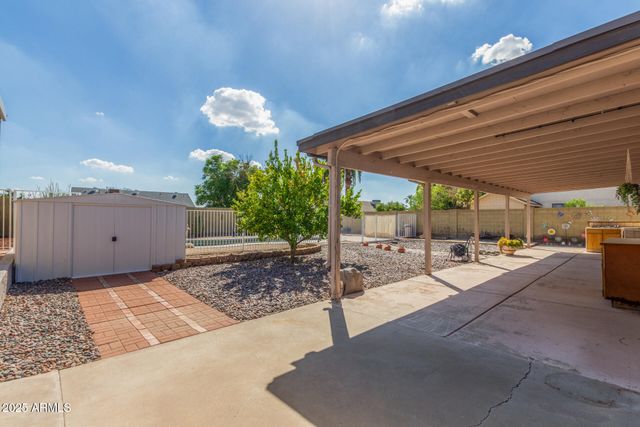 1041 E WICKIEUP Lane, Phoenix, AZ 85024