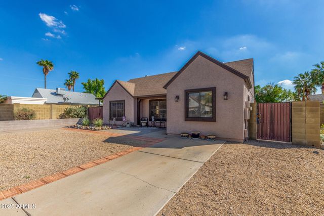 1041 E WICKIEUP Lane, Phoenix, AZ 85024