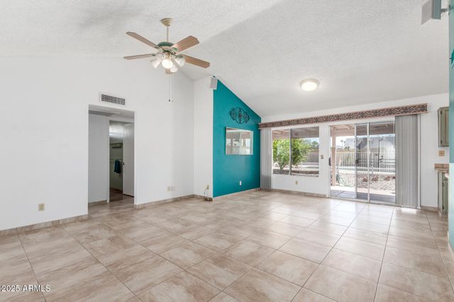 1041 E WICKIEUP Lane, Phoenix, AZ 85024