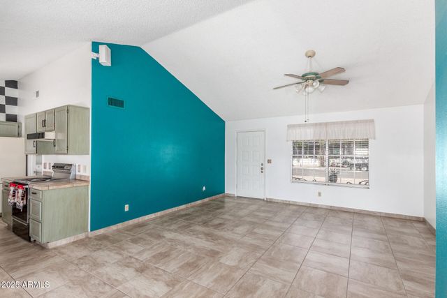 1041 E WICKIEUP Lane, Phoenix, AZ 85024