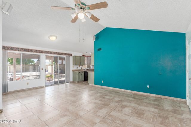 1041 E WICKIEUP Lane, Phoenix, AZ 85024