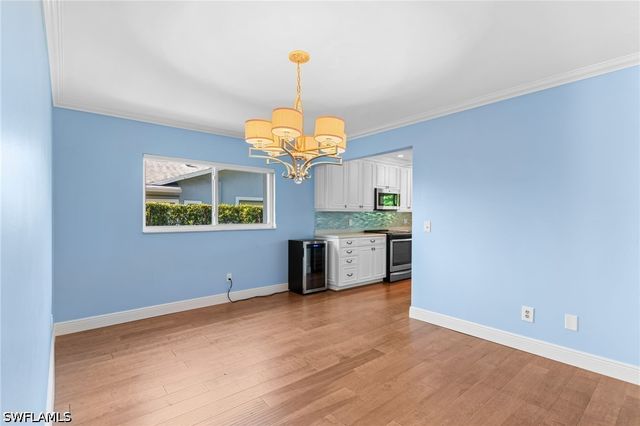 1036 Lake Shore CT, Naples, FL 34103