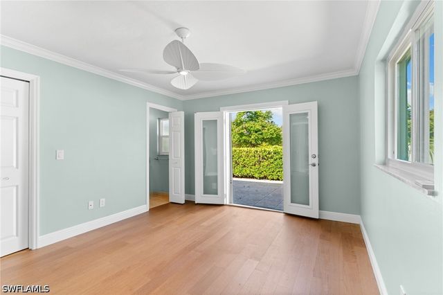 1036 Lake Shore CT, Naples, FL 34103