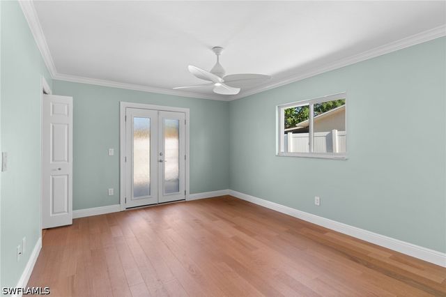 1036 Lake Shore CT, Naples, FL 34103