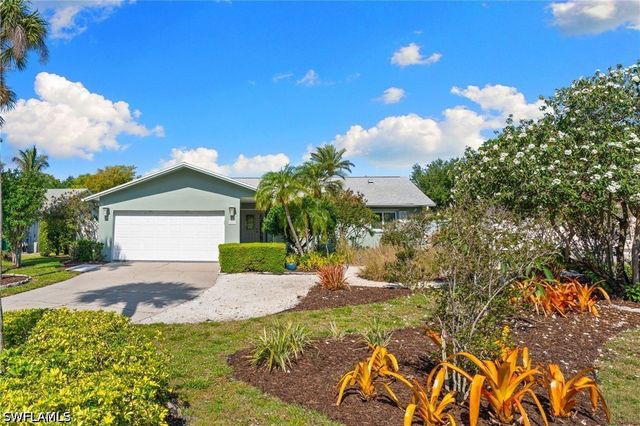 1036 Lake Shore CT, Naples, FL 34103