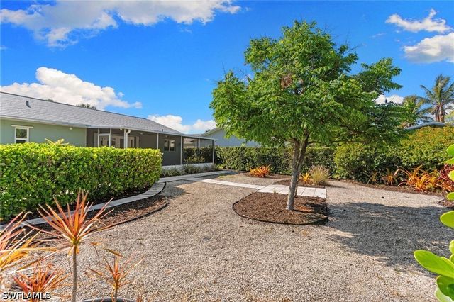 1036 Lake Shore CT, Naples, FL 34103