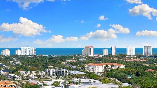 1036 Lake Shore CT, Naples, FL 34103