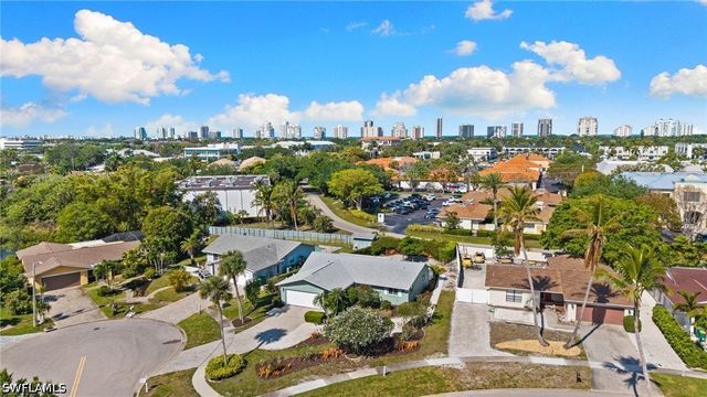 1036 Lake Shore CT, Naples, FL 34103