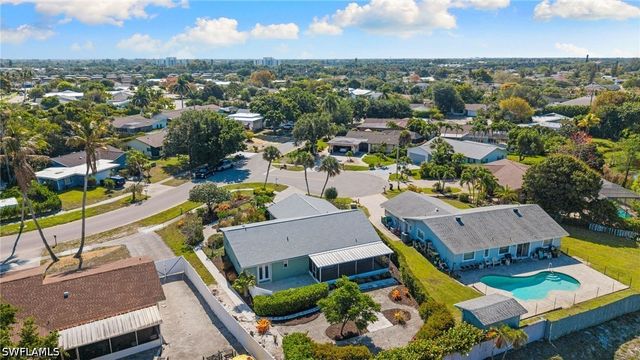 1036 Lake Shore CT, Naples, FL 34103