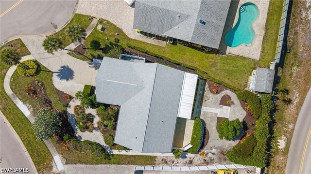 1036 Lake Shore CT, Naples, FL 34103