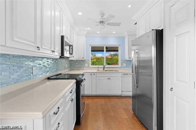 1036 Lake Shore CT, Naples, FL 34103