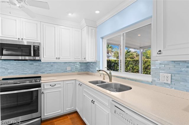 1036 Lake Shore CT, Naples, FL 34103