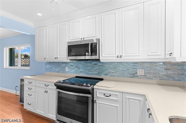 1036 Lake Shore CT, Naples, FL 34103