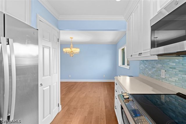 1036 Lake Shore CT, Naples, FL 34103