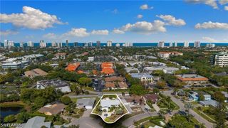 1036 Lake Shore CT, Naples, FL 34103