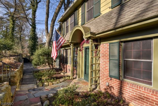 15 Overlook Rd, Caldwell Boro Twp., NJ 07006