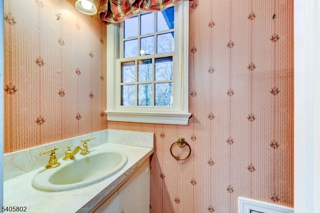 15 Overlook Rd, Caldwell Boro Twp., NJ 07006