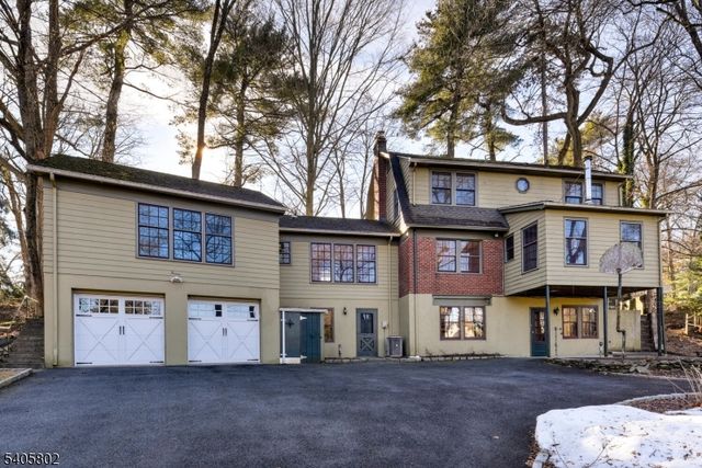 15 Overlook Rd, Caldwell Boro Twp., NJ 07006