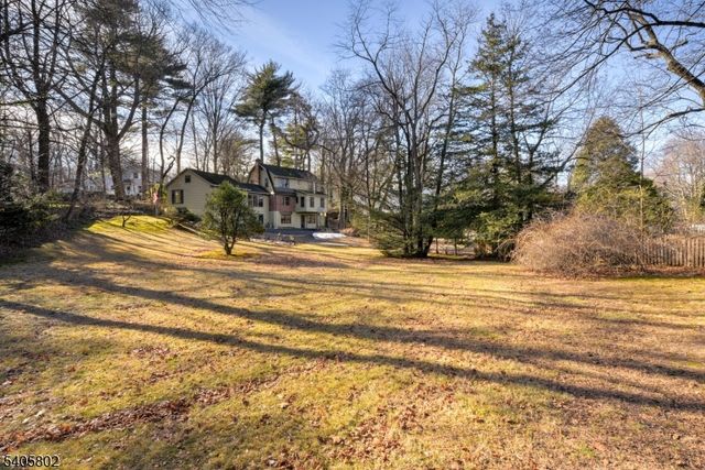 15 Overlook Rd, Caldwell Boro Twp., NJ 07006