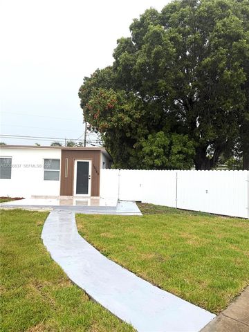 15545 Leisure Dr, Homestead, FL 33033