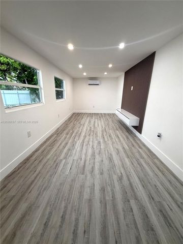 15545 Leisure Dr, Homestead, FL 33033
