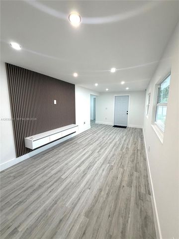 15545 Leisure Dr, Homestead, FL 33033