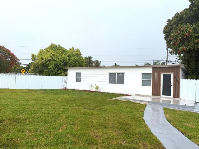 15545 Leisure Dr, Homestead, FL 33033