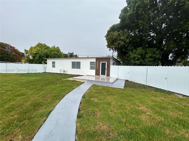 15545 Leisure Dr, Homestead, FL 33033